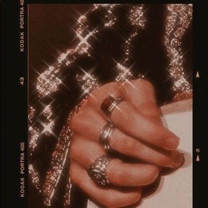 Meet your Posher, Evelyn